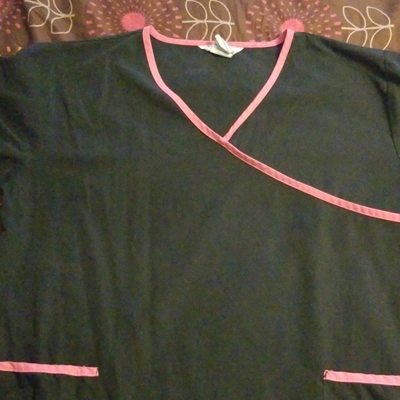Pre-loved Scrub Tops - Picture 4 of 4